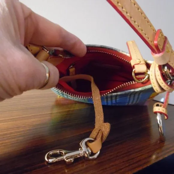 Vintage Dooney & Bourke Picnic Mini Purse - Picture 7 of 7